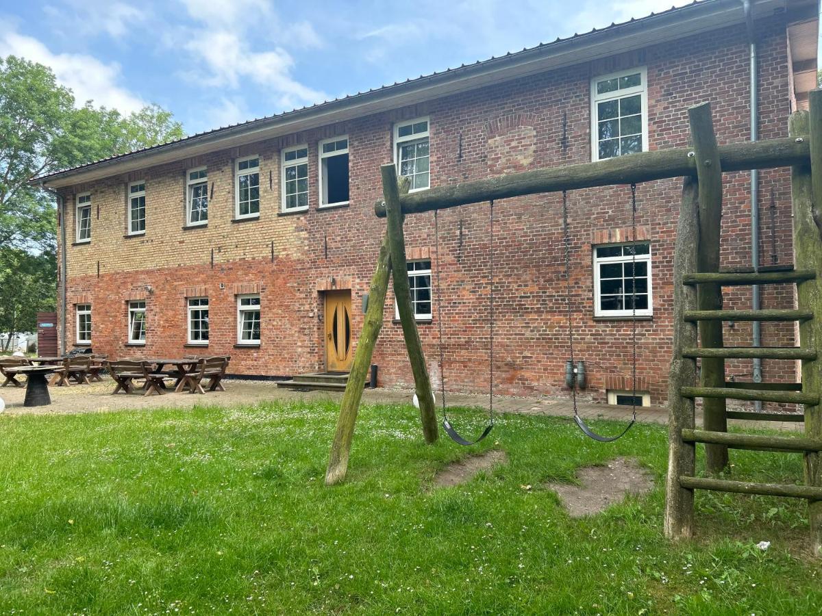 Hôtel Baumzelt Rogerson à Altefähr Extérieur photo